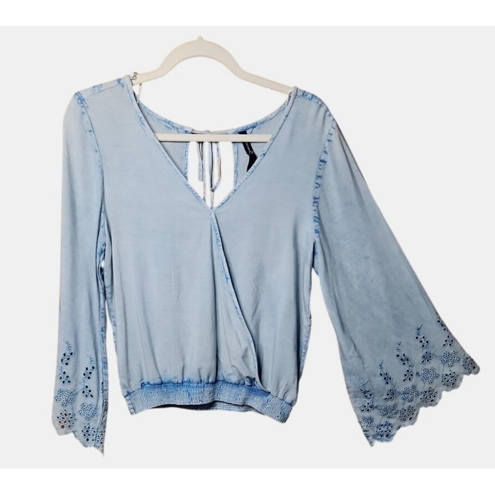 Chambray Eyelet Bell Sleeve Wrap Top Blouse Women S‎ Lt Blue Keyhole Back #616